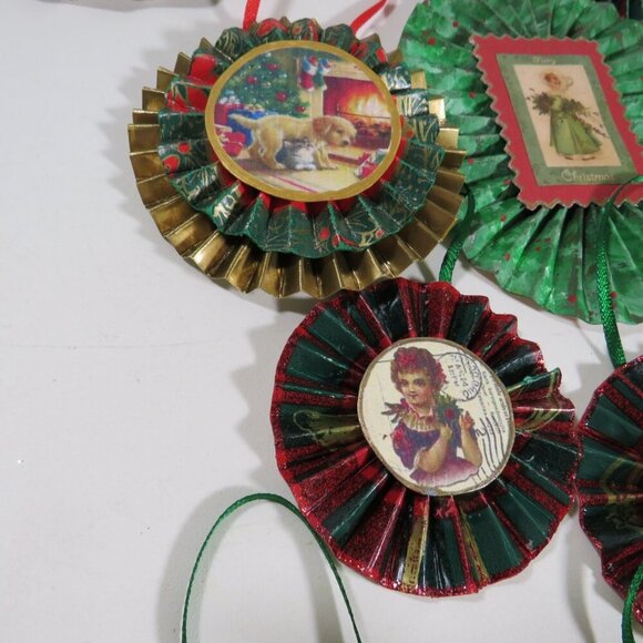 Victorian Christmas 3-D Rosettes large (17) collection - Picture 8 of 16